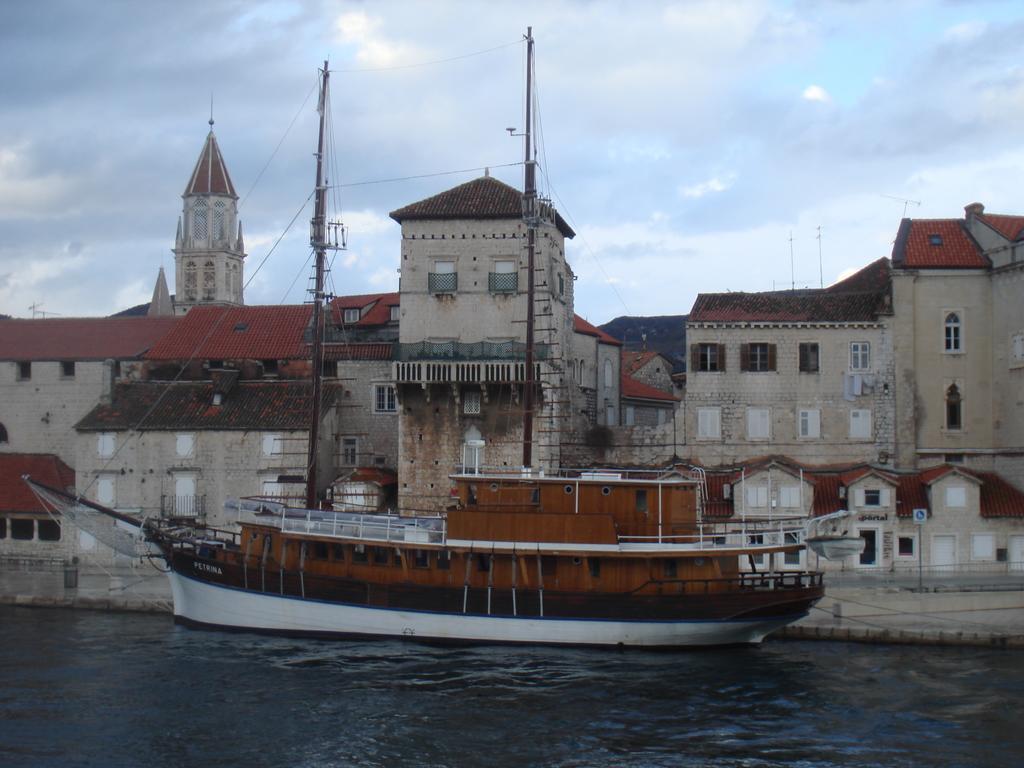 Apartment Z&E Trogir Exterior photo